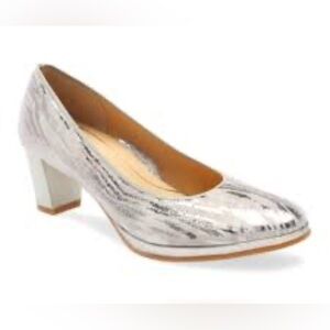 NWOB Ara Ophedia leather animal print silver casual orthopedic comfy size 6